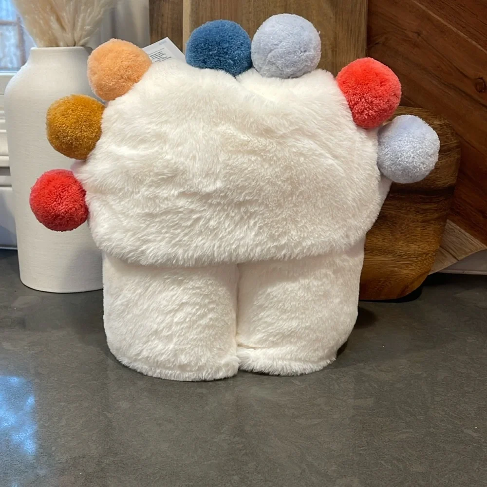 Pillowfort Pom Hooded White Blanket nwt